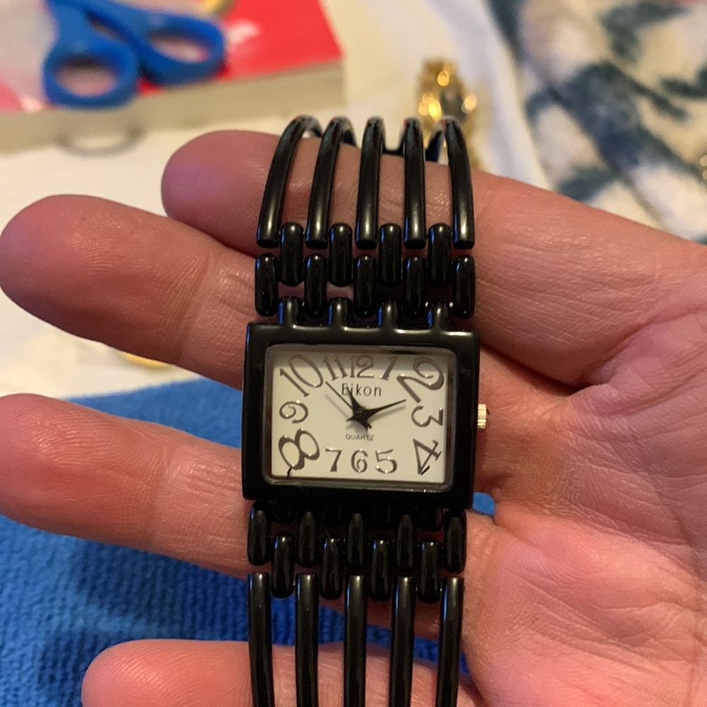Eikon Watch